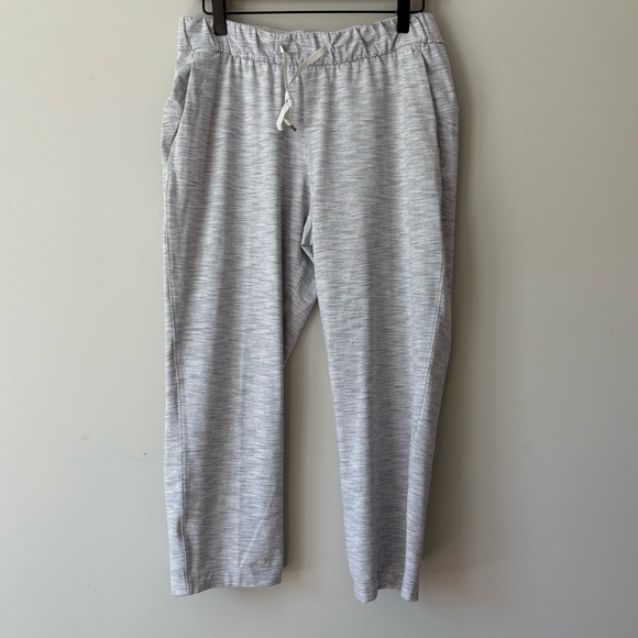 Lululemon On The Fly Crop 23" - Picture 2 of 11